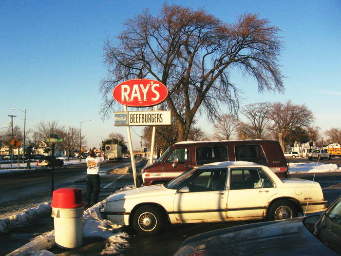 Rays Drive-In - Dec 2006 Photo (newer photo)